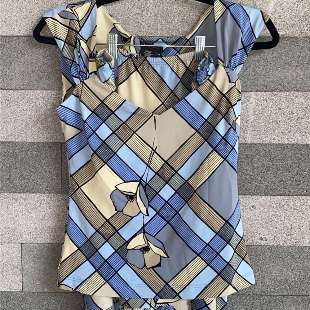 BCBG size medium skirt set